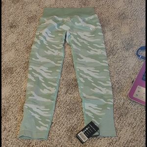 NWT Sage Camo Ryderwear Seamless Legging